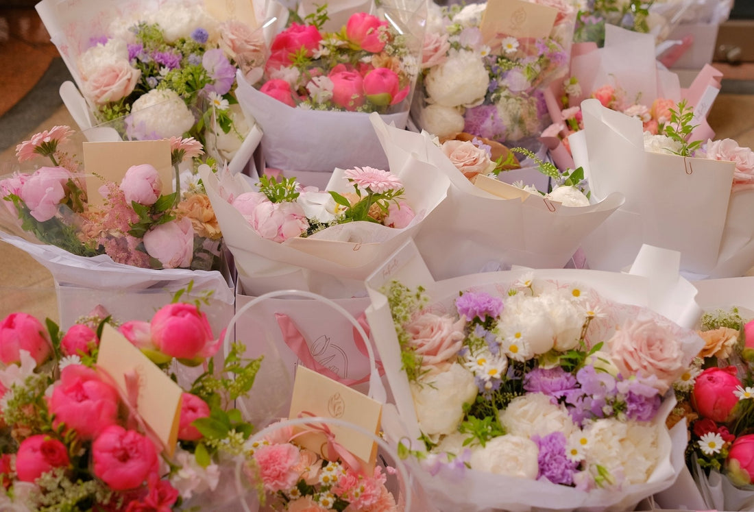 Florist's Fresh Flower Care Guide - Keep Your Fresh Flowers and Roses Blooming Longer - Faful Florist