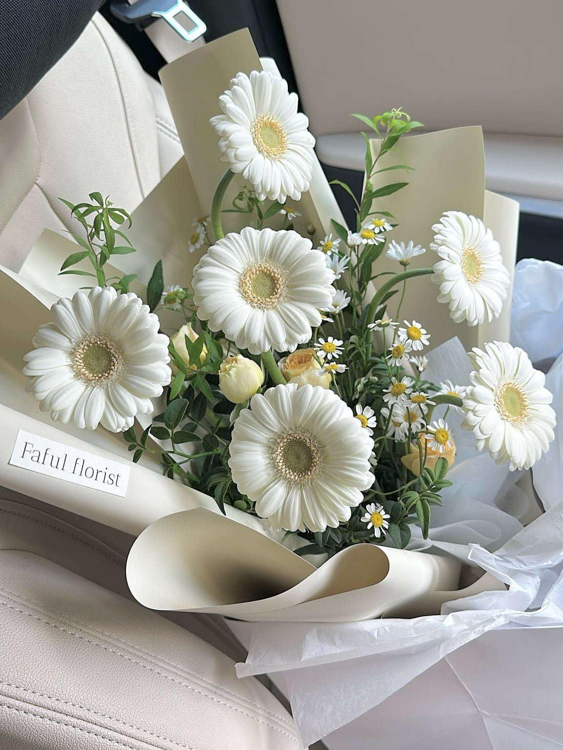 White Gerbera - Fresh Flowers - Bouquet - Anniversary - Birthday - Bouquet - 1