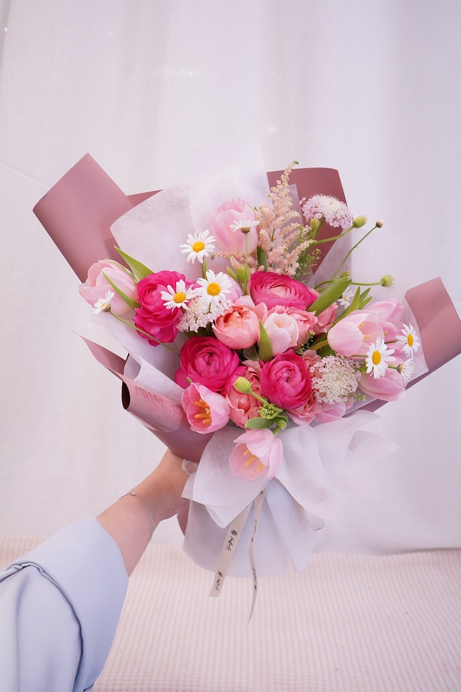Born of love | Pink Tulip - Fresh Flowers - Bouquet - Anniversary - Bouquet - For Mum - 1