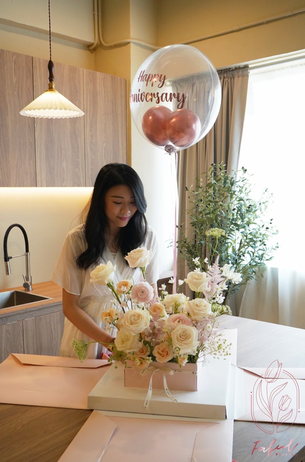 Champagne | Champagne Rose & White Rose - Fresh Flowers - Flower Box - Anniversary - Birthday - Champagne Rose - 2