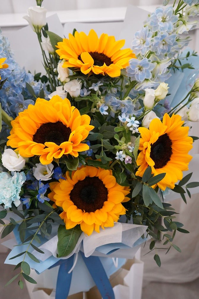Golden Sun | Sunflower - Fresh Flowers - Bouquet - Bouquet - for him - Graduation - 3