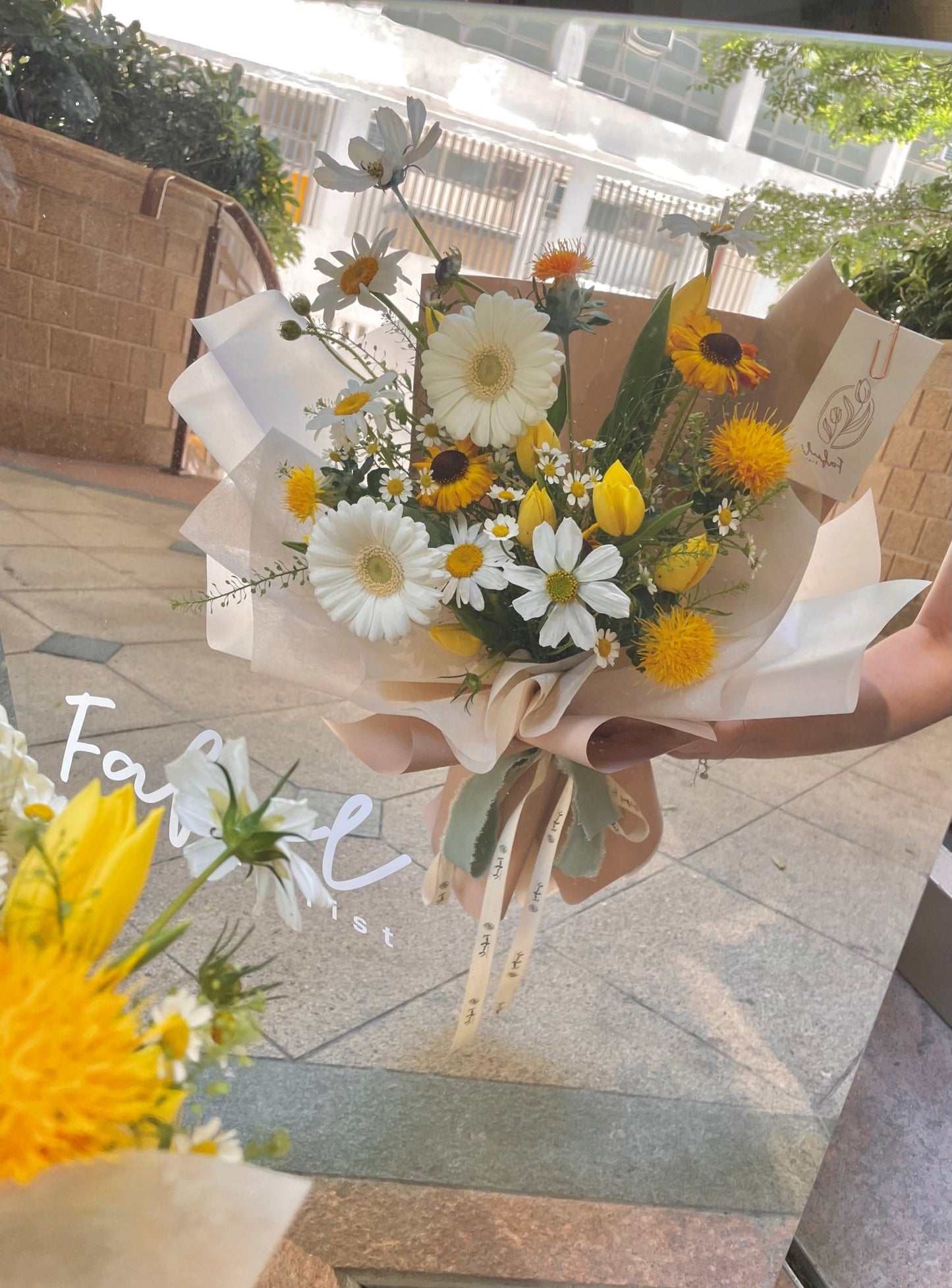 Happy Graduation | Tulip - Fresh Flowers - Bouquet - Bouquet - Graduation - Tulip - 2