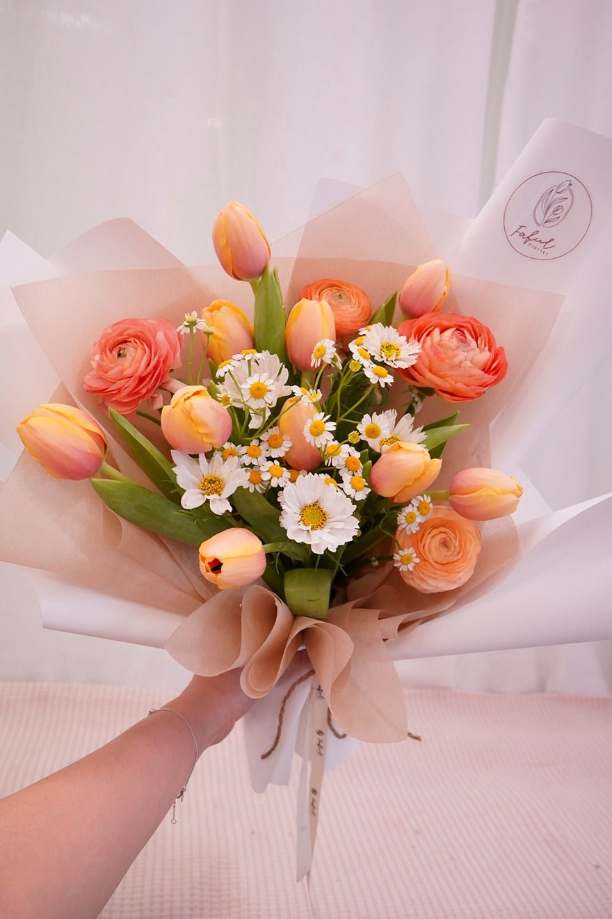 Peachy | Tulip - Fresh Flowers - Bouquet - Birthday - Bouquet - For Mum - 1