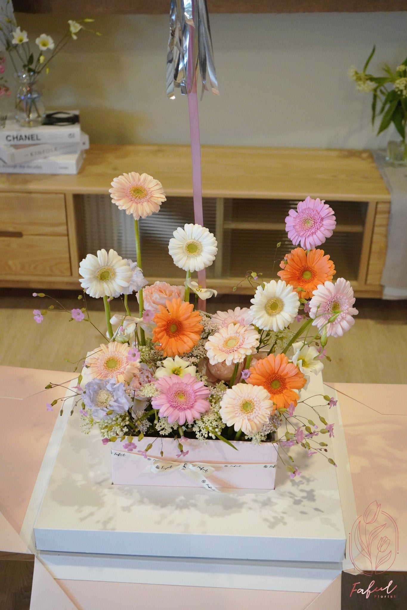 Summer Vibes | Gerbera - Fresh Flowers - Flower Box - Gerbera - Surprise Box 2