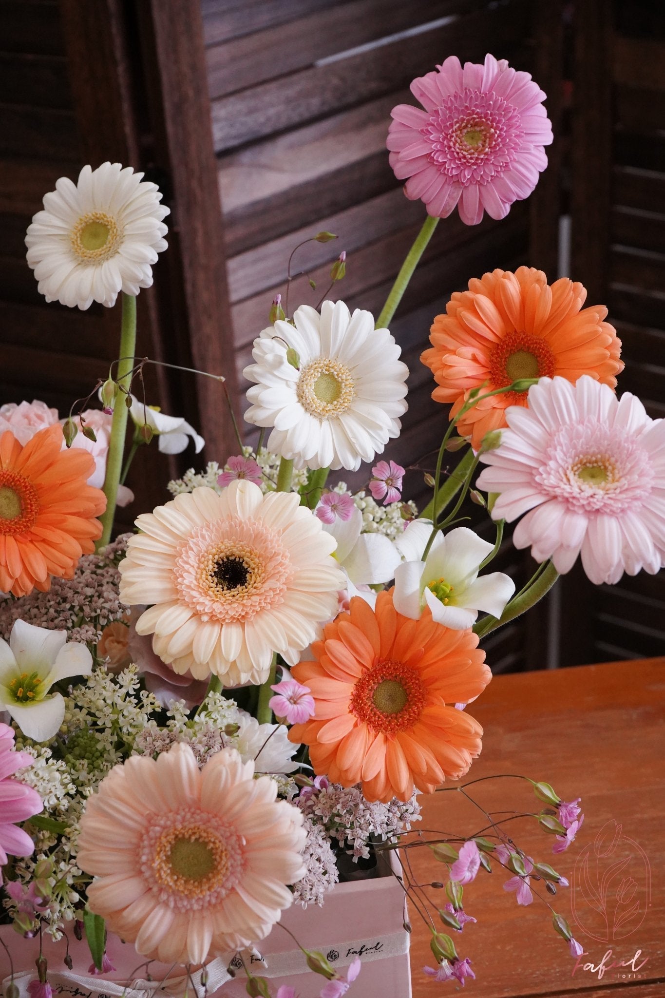Summer Vibes | Gerbera - Fresh Flowers - Flower Box - Gerbera - Surprise Box 4
