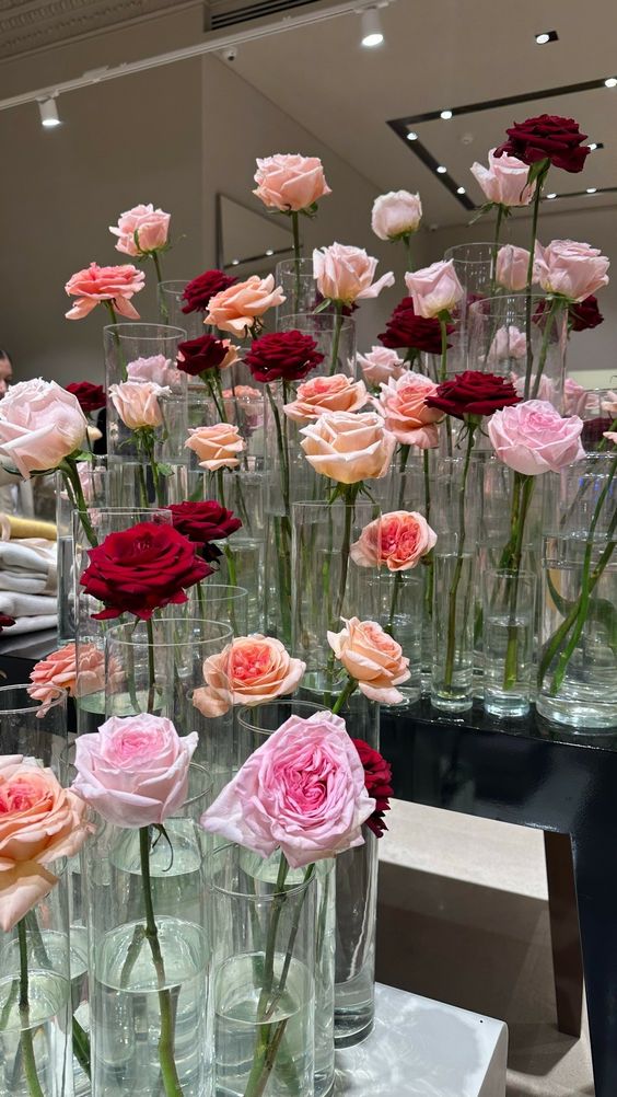 The Elegance of Ecuadorian Roses: Why They Stand Out in Every Bouquet - Faful Florist