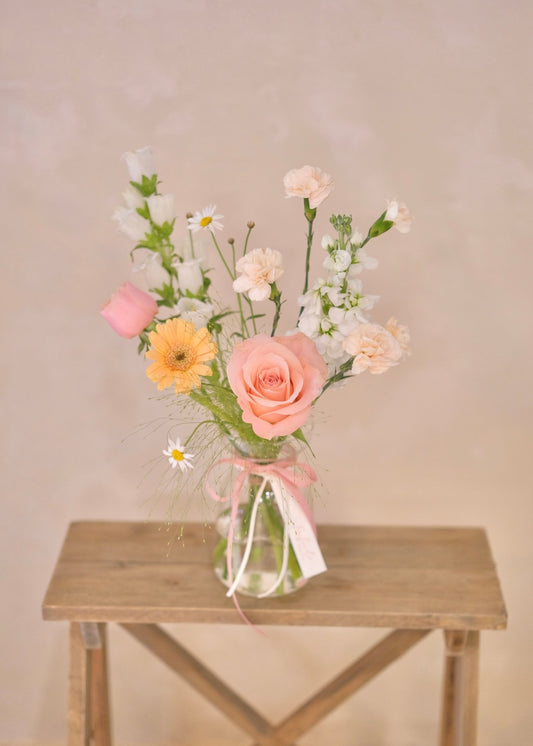 Seasonal Vase | XS - Fresh Flowers - Bouquet - Seasonal Pick - Seasonal Vase - 1