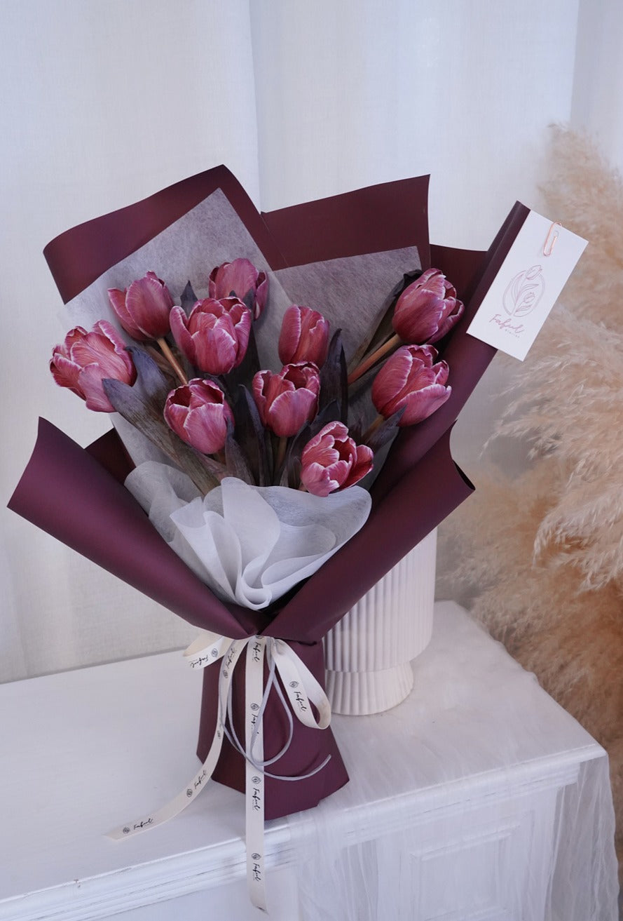 "Brownies Tulip Flowers" - An exquisite arrangement showcasing brownies tulips, perfect flowers for flower delivery in Hong Kong.3
