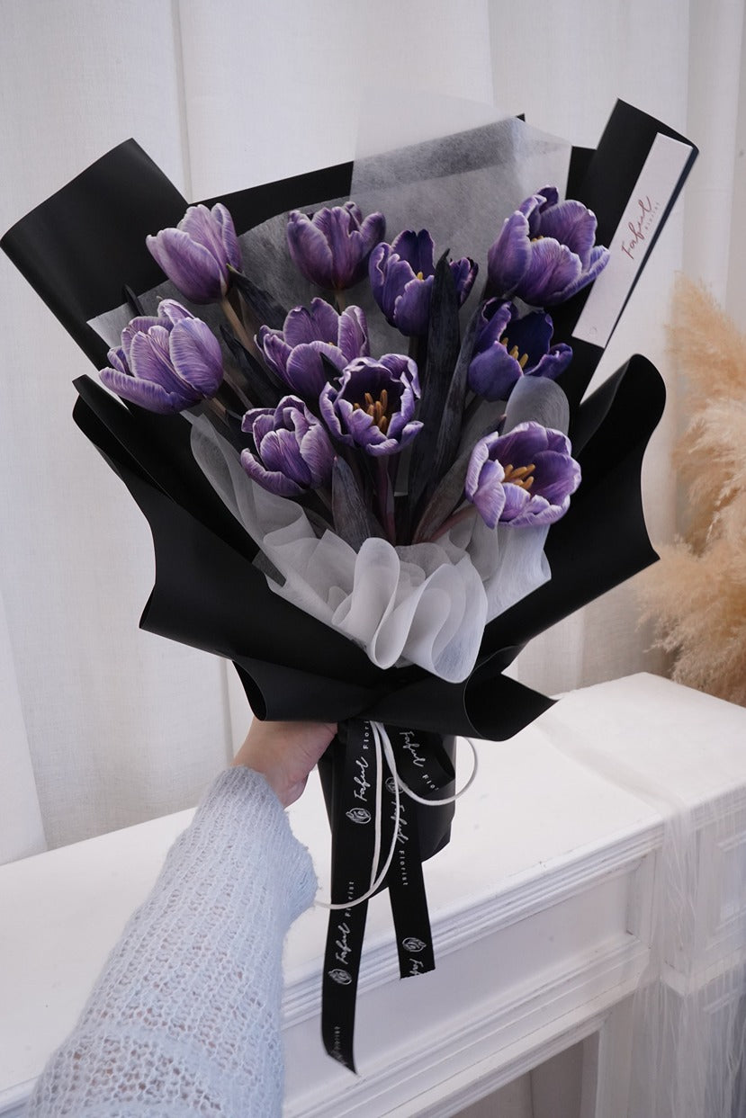 "Blue Violet Tulip Flowers" - A captivating arrangement of blue-violet tulips, perfect flowers for flower delivery in Hong Kong.7