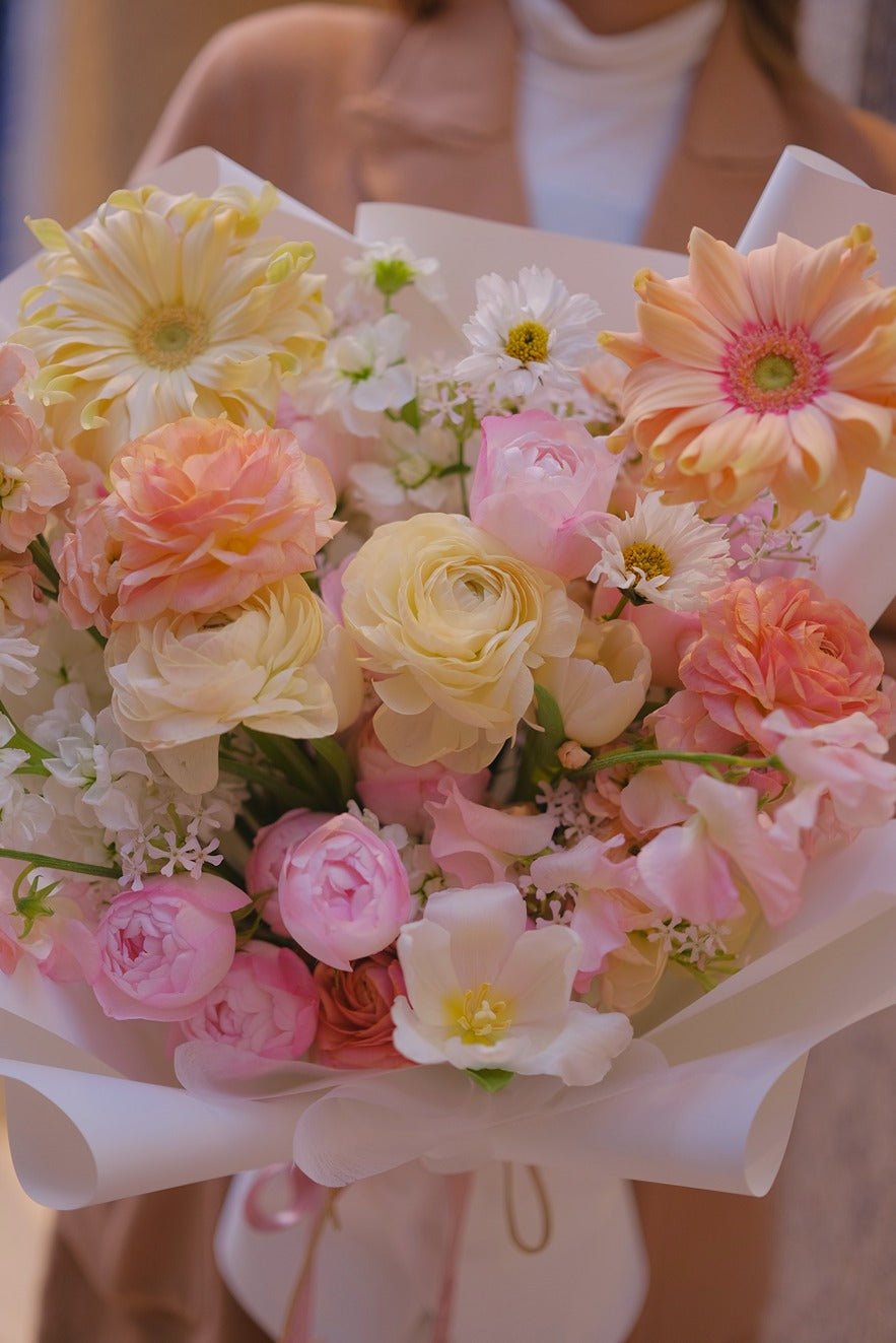 Le Macaron - Fresh flowers, Roses- Standard - - 2024vday - Bouquet - 5