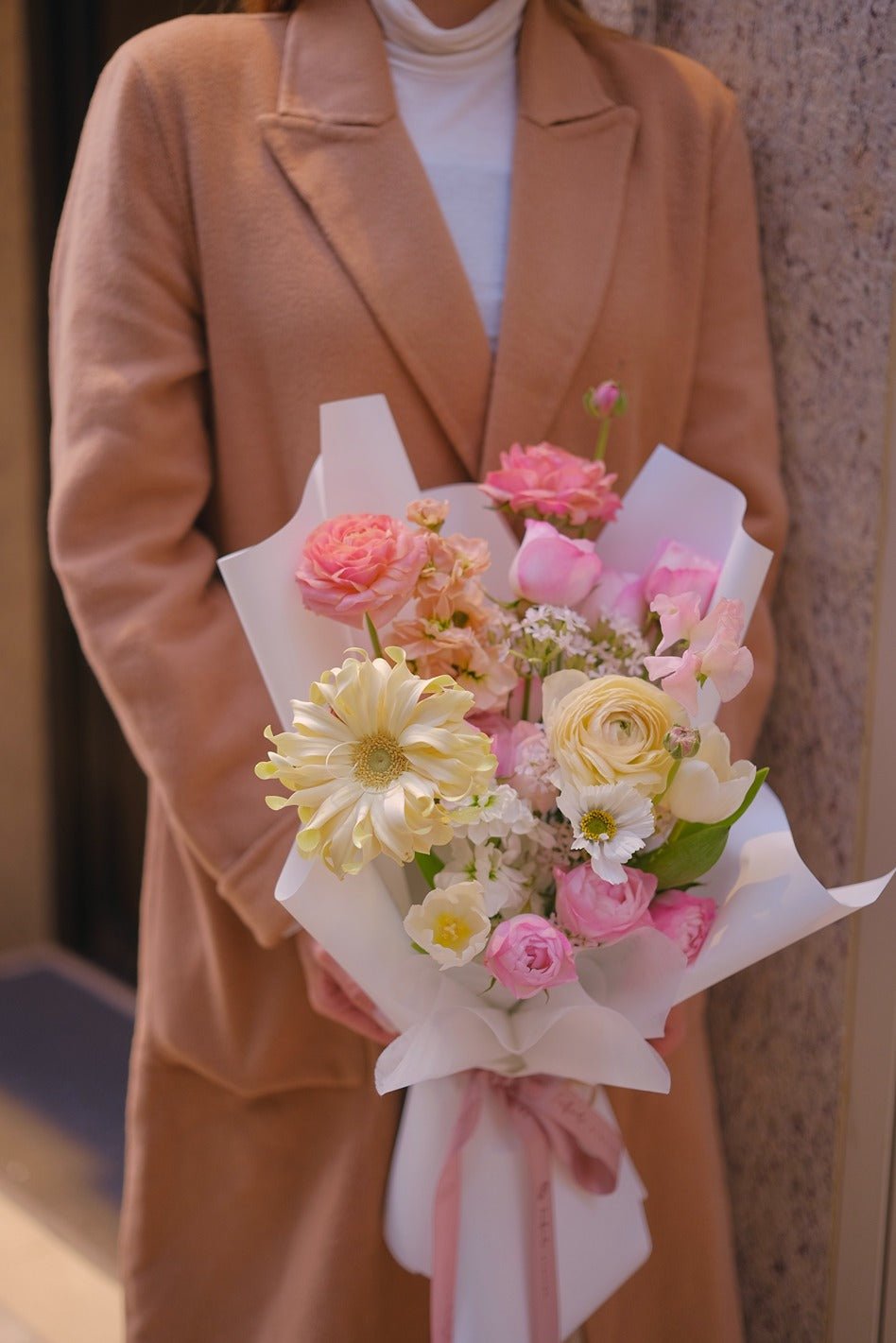Le Macaron - Fresh flowers, Roses- Standard - - 2024vday - Bouquet - 4
