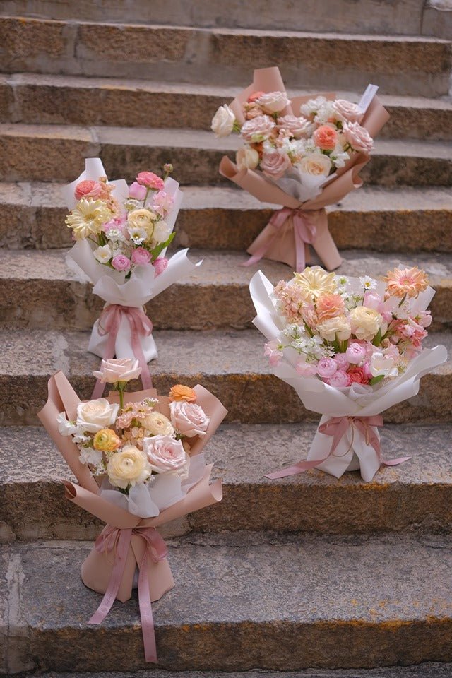 Le Macaron - Fresh flowers, Roses- Standard - - 2024vday - Bouquet - 6