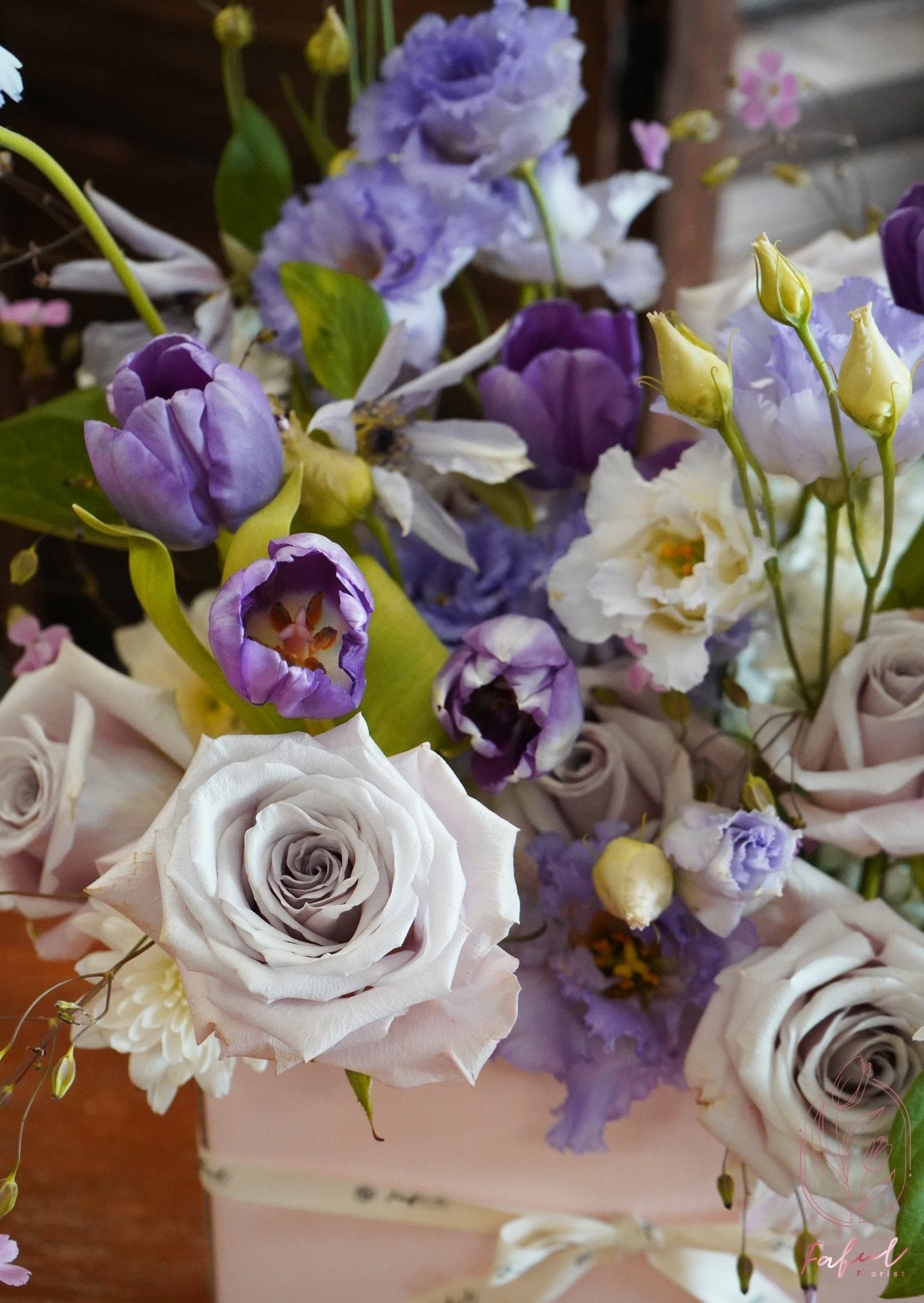 Light Lavender | Menta Rose - Fresh flowers, Box, Roses- Light Lavender- Feather - Surprise Box - - 4