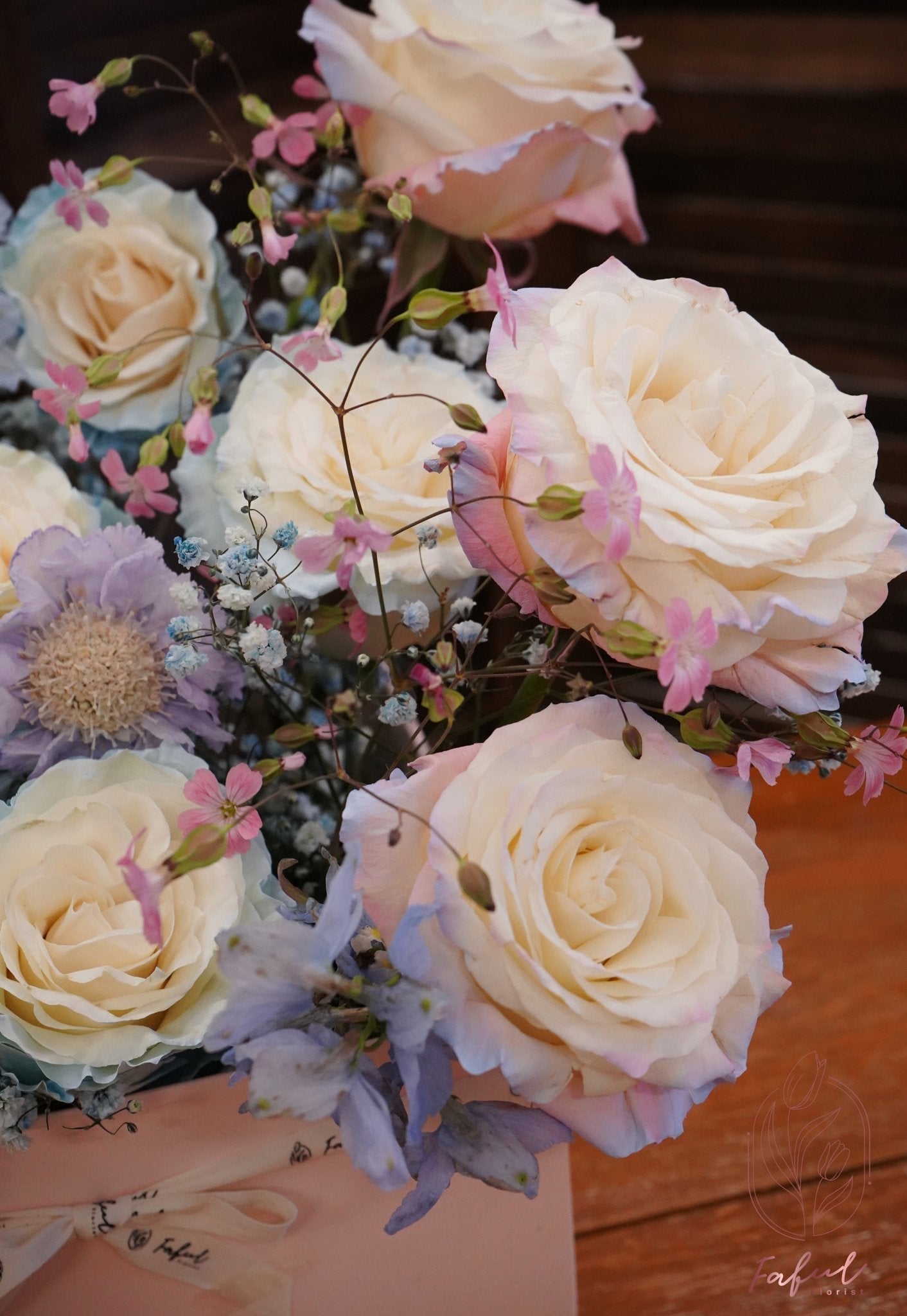 Little Twin Stars | Unicorn Rose - Fresh flowers, Box, Roses- Little Twin Stars - Feather - Surprise Box - - 5