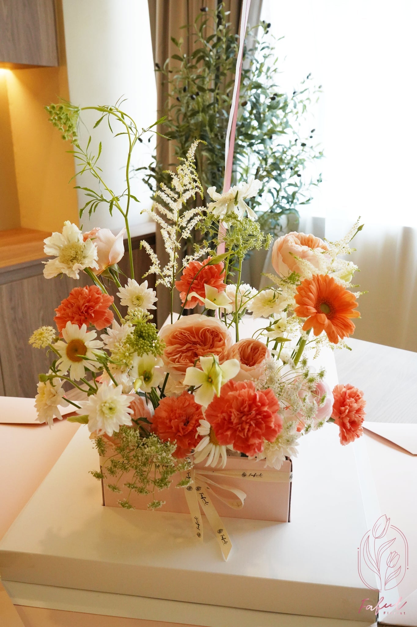 Orange Hermes | Juliet Garden Rose - Fresh flowers, Box, Roses- Orange Hermes  - Feather - Surprise Box - 4