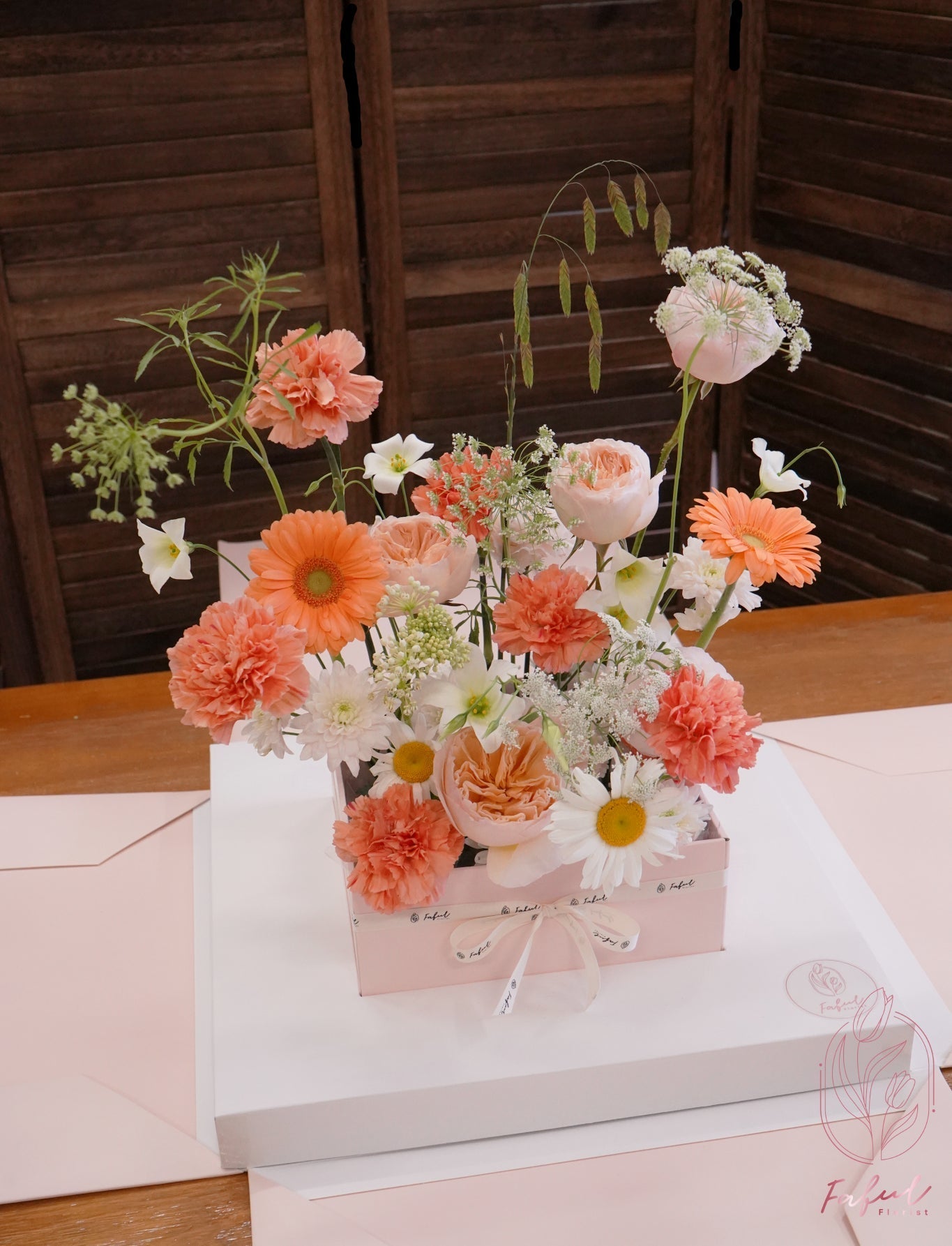 Orange Hermes | Juliet Garden Rose - Fresh flowers, Box, Roses- Orange Hermes - Feather - Surprise Box - - 3