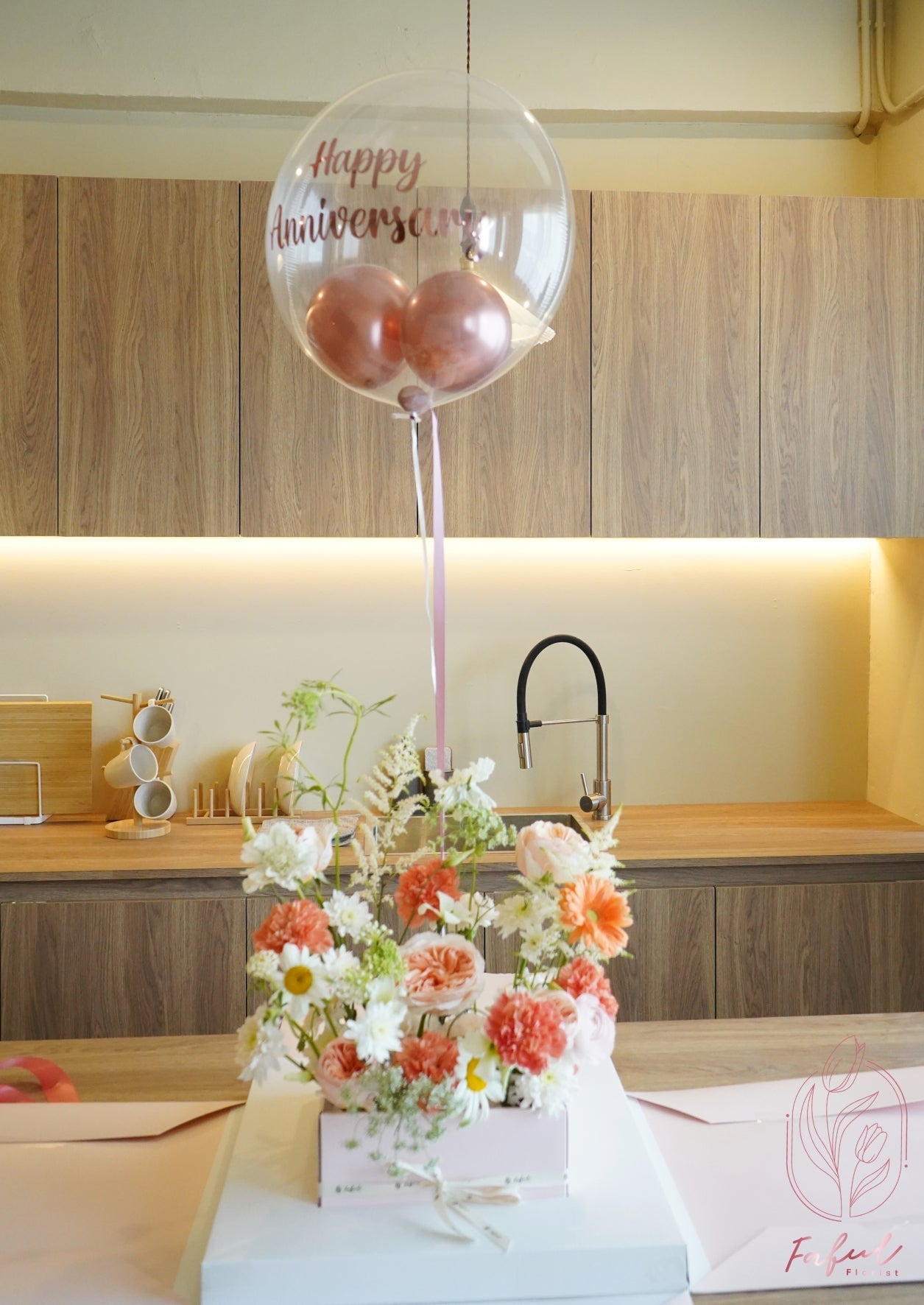 Orange Hermes | Juliet Garden Rose - Fresh flowers, Box, Roses- Orange Hermes - Feather - Surprise Box - - 6