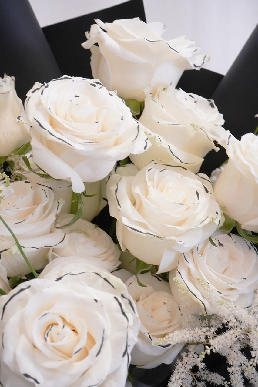 Pure White | Chanel Rose - Fresh flowers, Roses- 10 Stems - Classic Bouquet (有襯花) - Bouquet - Chanel Rose - 3