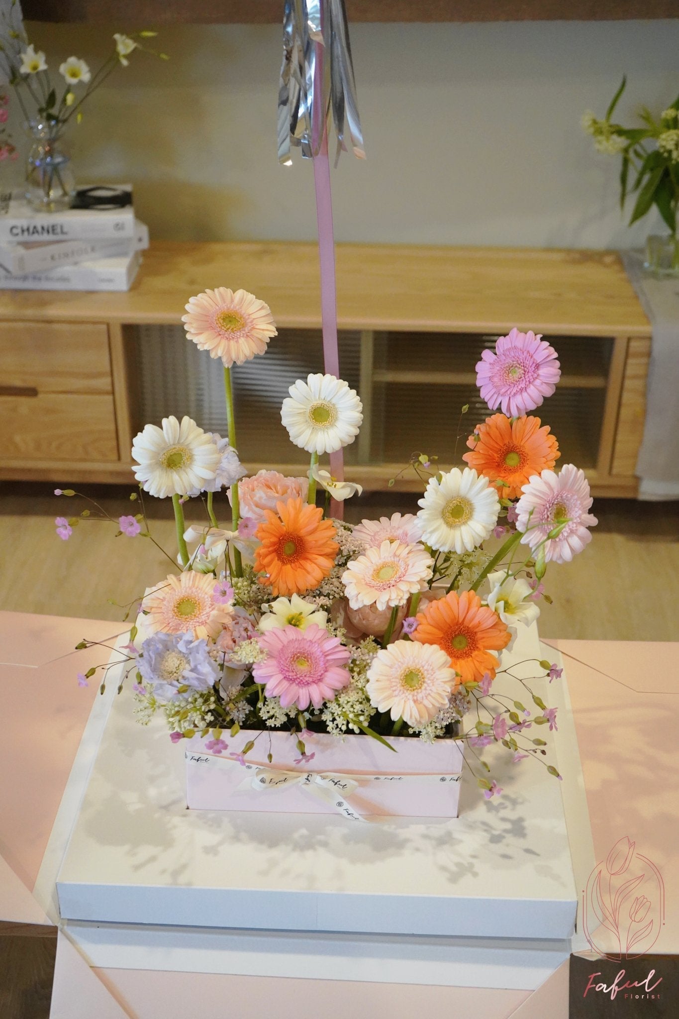 Summer Vibes | Gerbera - Fresh flowers, Box, Roses- Summer Vibes - Feather - Surprise Box - - 2