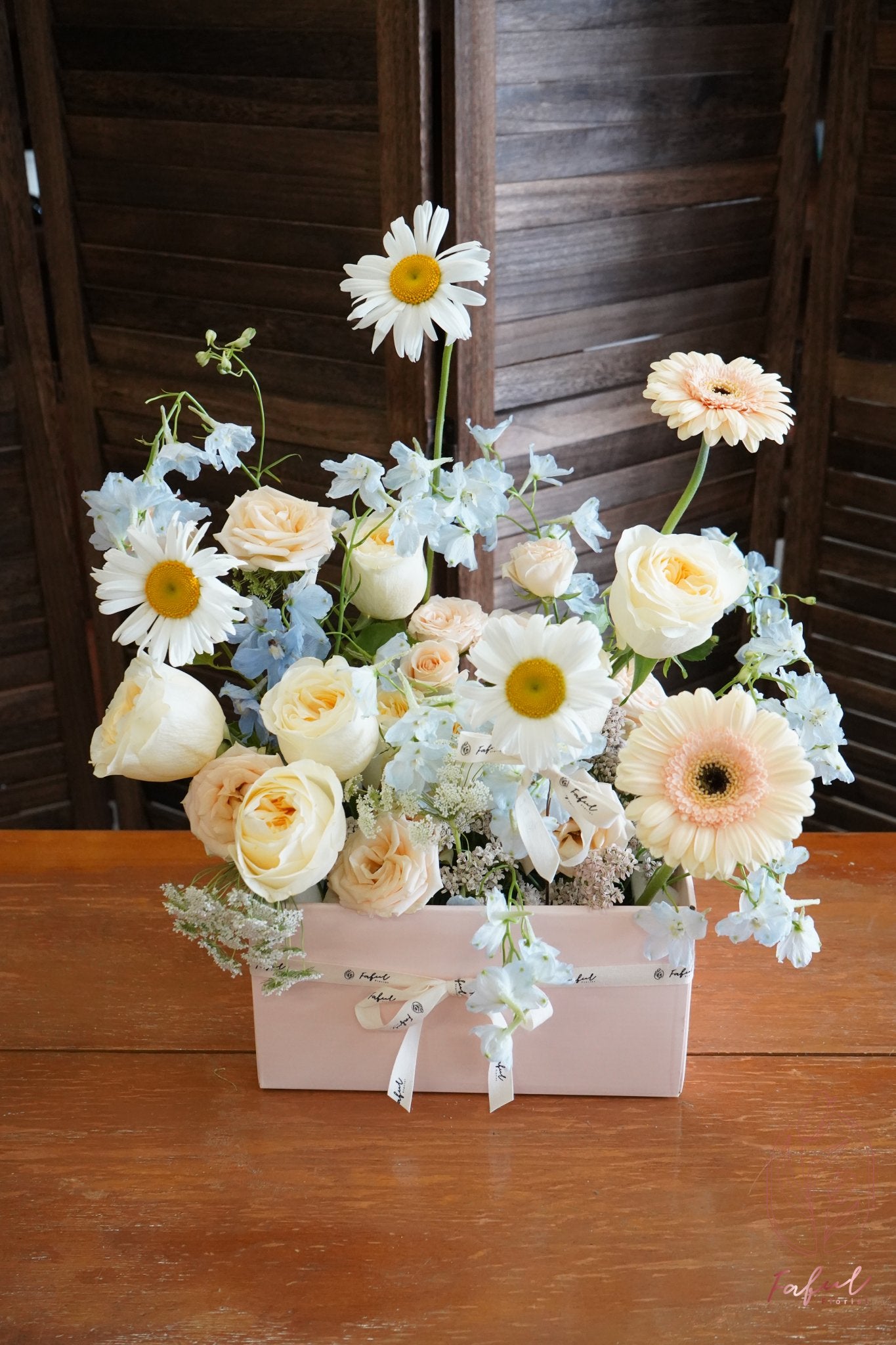 Sunshine | Butter Cup Rose - Fresh flowers, Box, Sunflower- Sunshine - Feather - Surprise Box - - 3