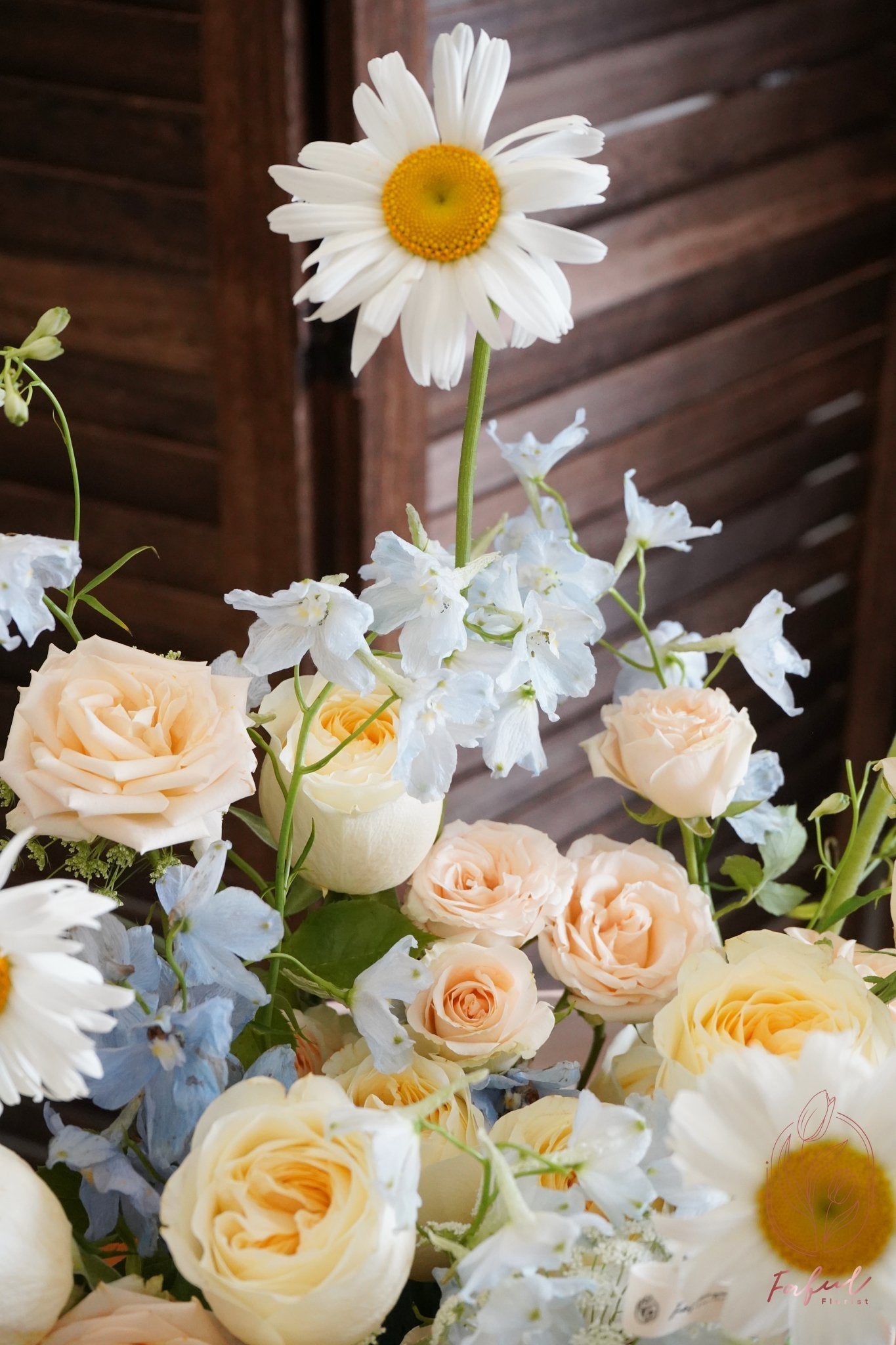 Sunshine | Butter Cup Rose - Fresh flowers, Box, Sunflower- Sunshine - Feather - Surprise Box - - 2