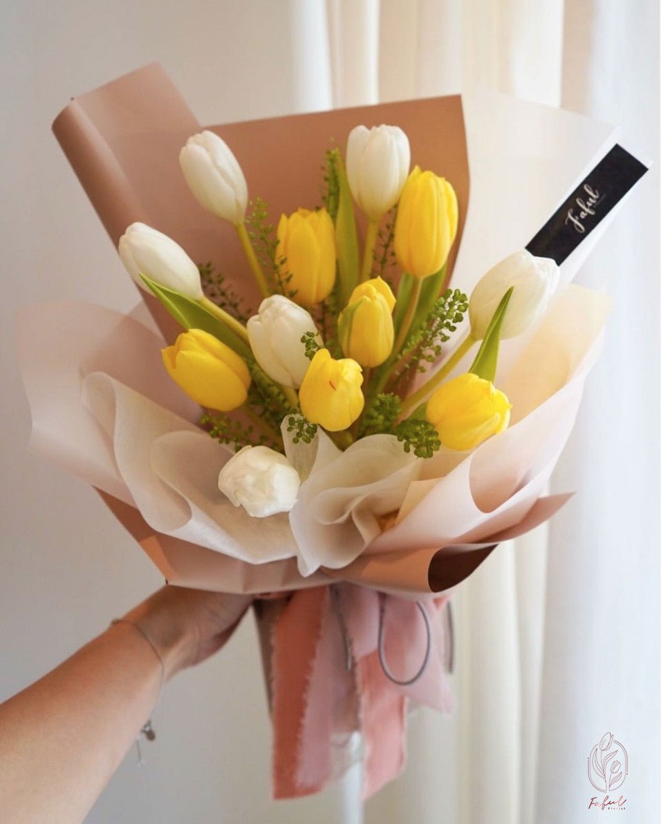 Tulip (2 Colors) - Fresh flowers, Tulips- 12 stems - White - Yellow - Anniversary - Birthday - Bouquet - 2
